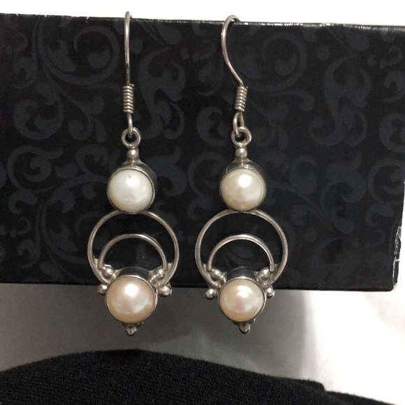 9.25 sterling silver filigree pearl earrings - Picture 2 of 6